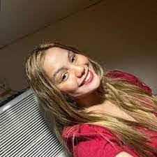 Justine Monteiro's Instagram, Twitter & Facebook