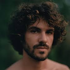 Sean Angus's Instagram, Twitter & Facebook