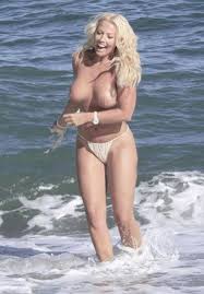 Üstsüz yakalanan ünlüler - Magazin Haberleri