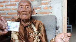 La famiglia dell'uomo più brutto al mondo: Indonesia E Morto L Uomo Piu Vecchio Del Mondo Aveva 146 Anni La Repubblica
