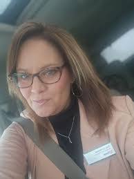 Amber Hale's Instagram, Twitter & Facebook