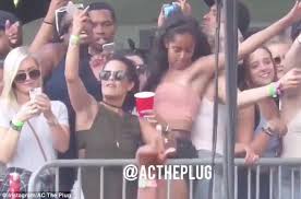 Obama already says he's none too pleased when he spots guys eyeing his oldest, malia, who turned 19 in 2017. Video Malia Obama Twerking And Grinding With Pals At Lollapalooza Music Festival