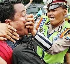 Audzubillah himinas syaiton nirojim tulisan arab. On Twitter Audzubillah Himinas Syaiton Nirojim Bismillahirrohmanirrohim Keluar Kamu Syaiton