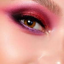 Loose powder or pigments are powder eyeshadows that come in a loose form. Makeup Workshop How To Apply Eyeshadow Faces With Stories Cosmetics