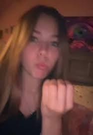 Julia Pointer's Instagram, Twitter & Facebook