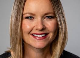 Jennifer Henderson's Instagram, Twitter & Facebook