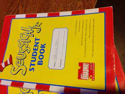 Now that is a very unusual hat. Seussical Jr Student Book Ahrens Lynn And Flaherty Stephen Amazon Com Books