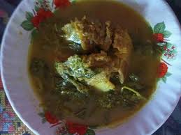 Rasa asam biasanya diperoleh dari nanas, daun kedondong, belimbing wuluh atau terong asam. Lempah Kuning Iga Daun Kedondong Budaya Indonesia