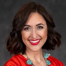 Lindsay Hess's Instagram, Twitter & Facebook