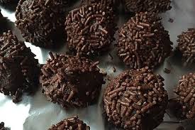 Rumkugeln Mit Sahne Von Suesse81 Chefkoch Rumkugeln Rumkugeln Rezept Lebensmittel Essen