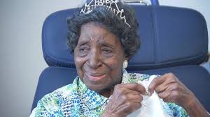 Elizabeth Francis, the oldest living person in the United States, has died  at the age of 115. 🙏🏾❤️