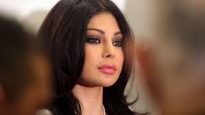 بالصور جولة في غرفة نوم هيفاء وهبي ديكور عصري وخزانة مليئة بالماركات دنيا الوطن