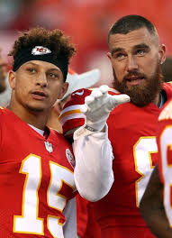Travis Kelce And Patrick Mahomes Photos Photos Green Bay Packers Vs Kansas City Chiefs Kansas City Chiefs Logo Kansas City Chiefs Football Nfl Kansas City Chiefs