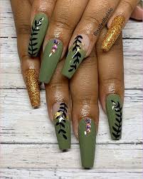 23 Olive Green Nails That Are Perfect For Fall Stayglam We have found 63 of the most stylish coffin acrylic nails on instagram.