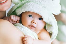 It can be difficult to know what to do next, especially in the early days and weeks with your baby, before you are used his cues and preferred routines. Best Time To Give Baby A Bath Baby Bath Times Baby Care