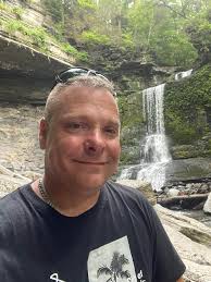 1 year sober today 👏🏼🎉