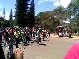 Edlula ngisho lawe ngane yakhe livume singena. Ngiqhanyelwe Ngimanzi Te