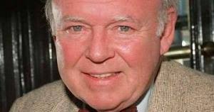 Carroll O'Connor dies of heart attack