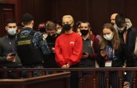 Ещё утром настроение у навального, наверное, было хорошим. Yuliya Navalnaya Zaplakala Uslyshav Reshenie Suda Po Delu Muzha
