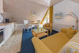 Herzlich willkommen in ihrem feriendomizil auf der insel juist. Haus Maike Juist Gastezimmer Und Ferienwohnungen Atelier Appartements