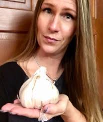 Elephant garlic vs normal garlic comparison