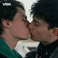 “Ik vind jou alles.” 🥹 Joren verklaart zijn liefde aan Rune. ❤️ Bekijk  ‘BLUR’ iedere woensdag op VTM GO. 💕 #vtmblur