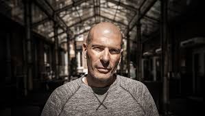 We learned today thatakhenaton, the singer and leader of the marseille rap group, was the person concerned by this information. Greis Welcher Ist Dein Lieblings Rapper Lyrics Magazin