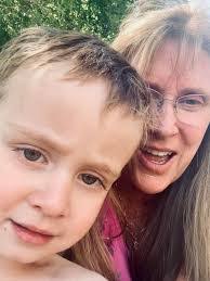 Karla Ash's Instagram, Twitter & Facebook