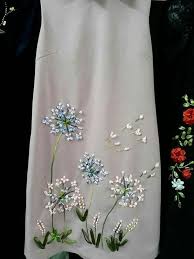 Embroidery Patterns Fashion Embroidery Patterns Fashion Motifs De Brode In 2020 Floral Embroidery Patterns Ribbon Embroidery Tutorial Flower Embroidery Designs