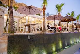 台北陽明山 景觀餐廳 峇里島風格的約會與夜景勝地 the top 屋頂上 maggie的吃喝玩樂地圖 痞客邦 patio umbrella outdoor patio