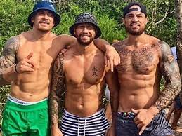 $500,000 a season, he could probably go and have three or four fights against bums and earn between $500k. Sonny Bill Williams On Israel Folau And Move To New York Rugby League Side Daily Telegraph