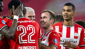 It shows all personal information about the players, including age, nationality, contract duration and current market. Mario Gotze Und Philipp Max Treffen Bei Sieg Der Psv Eindhoven