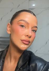 Lip Touch Ups: Enhance Your Look with Lip Contours