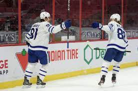 Maple leafs captain john tavares left game 1 of the team's opening playoff round against the montreal canadiens on a share this story: Toronto Maple Leafs John Tavares Line Needs More Ice Time