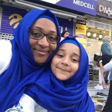 Roberta Davenport's Instagram, Twitter & Facebook