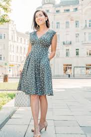 Honest Review Of Karina Dresses Vintage Style Dresses That Don T Wrinkle In 2020 Travel Dress Dresses Mod Cloth Dresses
