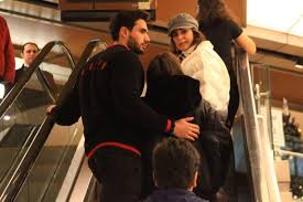 Jul 01, 2021 · sevgilisi önüne gelene bıçağı saplayan, oyuncu ayşegül çınar kimdir ve hangi dizilerde oynadı? Yasak Elma Dizisinin Guzel Oyuncusu Sevda Erginci Ve Sevgilisi Yilmaz Kunt Artik Kameralardan Kacmiyor