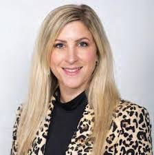 Jen Parr's Instagram, Twitter & Facebook