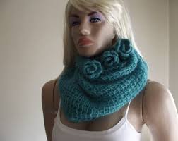 Rose Garden SHRUG, suéter con ROSAS, bolero de ganchillo, encogimiento de  hombros suave de lana, aberturas y agujeros, parte superior cálida y  acogedora, otoño invierno, rosas 3D, VERSÁTIL