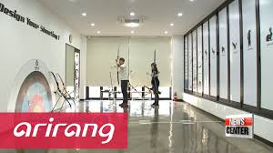 Getting a bulls eye with my bow and arrow on my archery range on minecraft ;). Viewfinder Indoor Archery Range Youtube