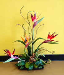 Bird Of Paradise Silk Flower Arrangement Bird Of Paradise Tropical Arrangement Designed By Arcadia Floral Home Deco Arranjos De Flores De Papel Diy Arranjos De Flores Arranjos De Flores Naturais