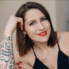 Nicole Misch's Instagram, Twitter & Facebook