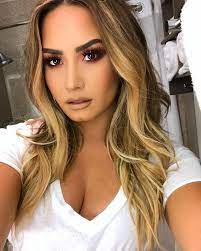 Demi lovato snapchat over the weekend, demi unveiled her return to long hair. Demi Lovato Stable And Awake In Hospital Following Suspected Drug Overdose