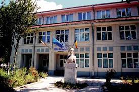 Este dotata cu laboratoare de fizică, chimie, biologie, geografie, matematică, informatică, limba română Conducere Noua La Scoala Gimnaziala Mihai Eminescu Vaslui Vremea Noua Liderul Presei Vasluiene