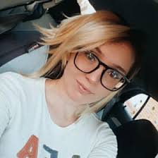 Amanda Yohn's Instagram, Twitter & Facebook