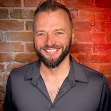 Justin Shoemaker's Instagram, Twitter & Facebook