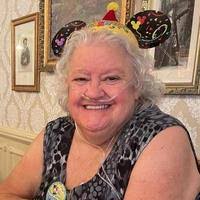 Vera Hale's Instagram, Twitter & Facebook