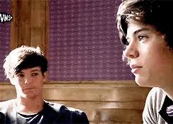 Harry And Louis 💙💚 — do you know like the timeline of the always in my...