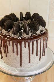 Un Gateau Au Chocolat A 3 Couches Avec De La Creme Au Beurre Oreo Un Avec Beurre Chocolat Couches Creme Gatea Oreo Buttercream No Bake Cake Oreo Cake