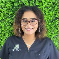 DeLeon Nail Studio, LLC